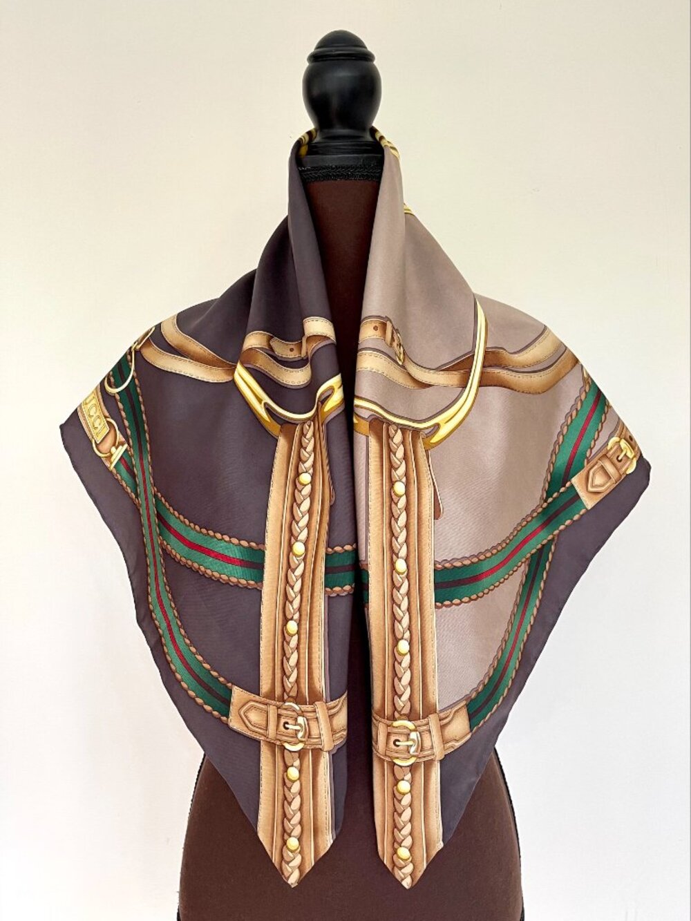 Display #1 Gucci brown Scarf